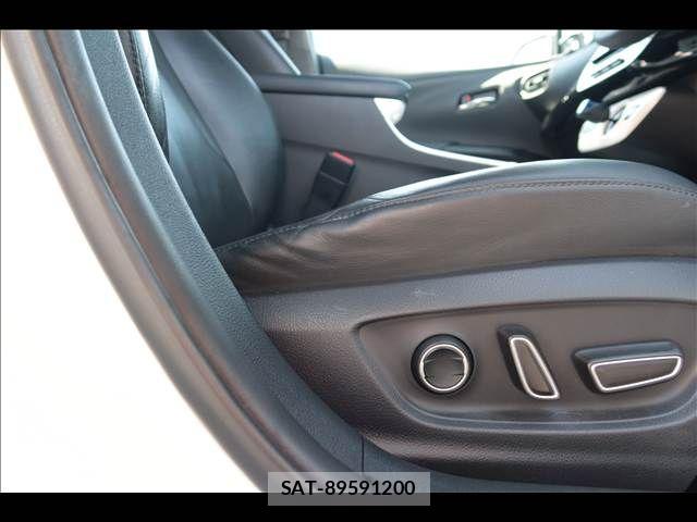 Toyota PRIUS 2017-08 8526702-25
