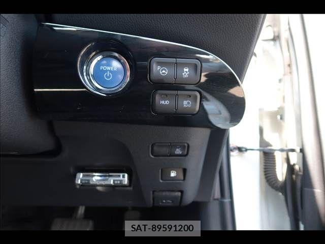 Toyota PRIUS 2017-08 8526702-26