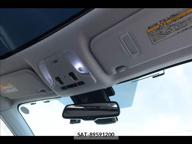 Toyota PRIUS 2017-08 8526702-29
