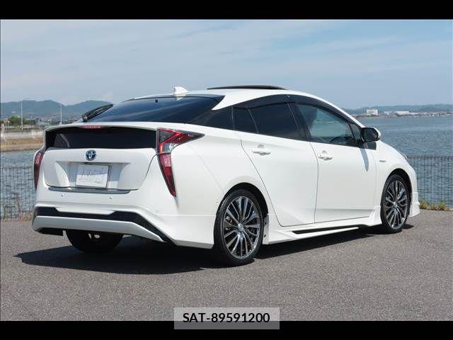 Toyota PRIUS 2017-08 8526702-7