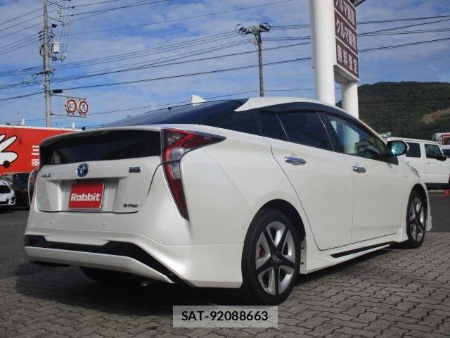 Toyota PRIUS 2016-10 8526709-9