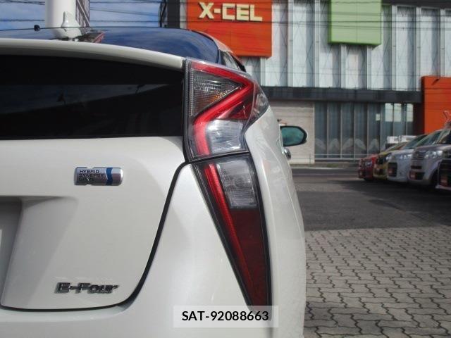Toyota PRIUS 2016-10 8526709-12