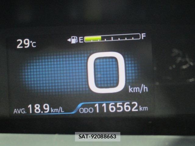 Toyota PRIUS 2016-10 8526709-15