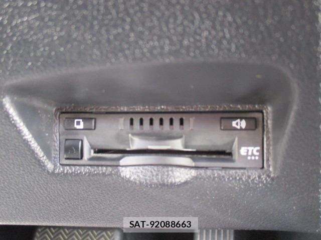Toyota PRIUS 2016-10 8526709-18