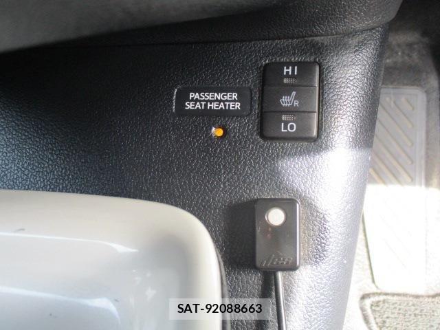 Toyota PRIUS 2016-10 8526709-19