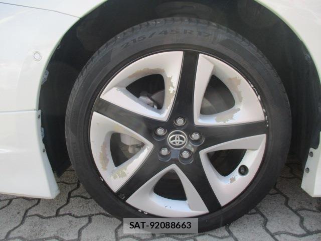 Toyota PRIUS 2016-10 8526709-29