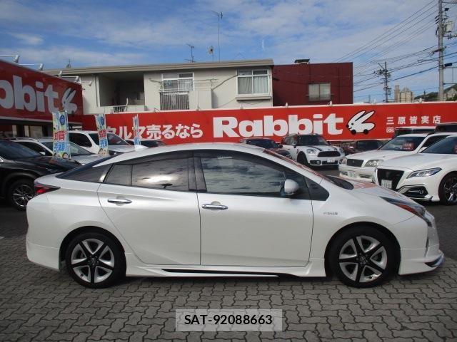 Toyota PRIUS 2016-10 8526709-6