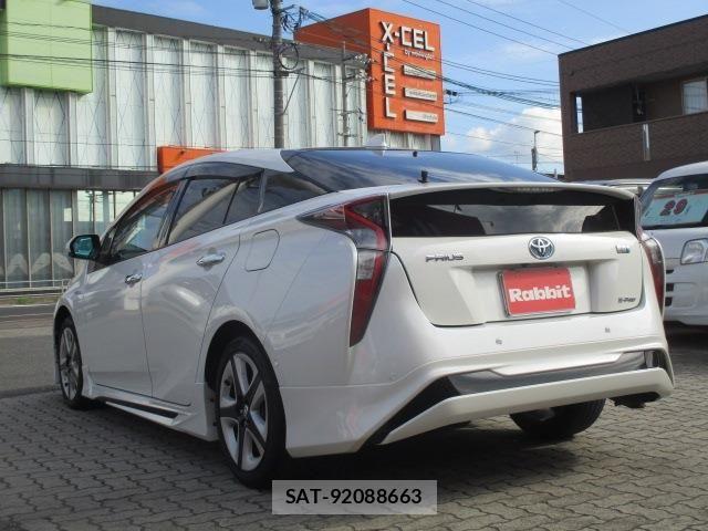 Toyota PRIUS 2016-10 8526709-8