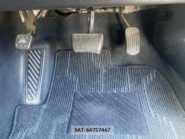 Toyota PRIUS 2018-03 8563271-14