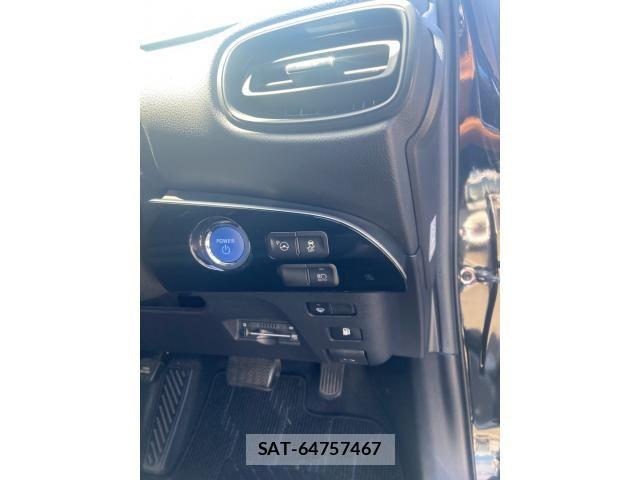 Toyota PRIUS 2018-03 8563271-15