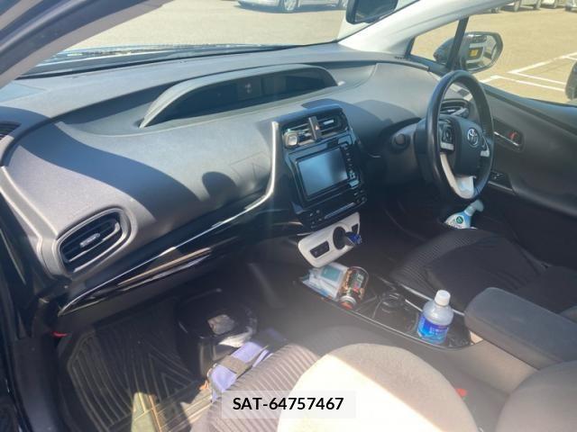 Toyota PRIUS 2018-03 8563271-22