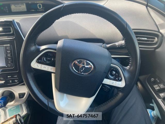 Toyota PRIUS 2018-03 8563271-23