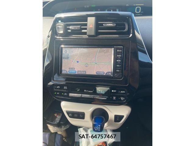 Toyota PRIUS 2018-03 8563271-24