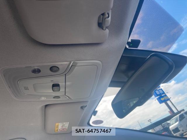 Toyota PRIUS 2018-03 8563271-26