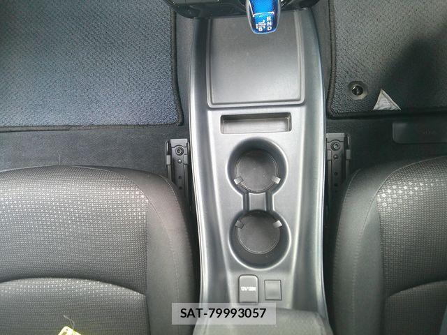 Toyota PRIUS 2019-07 8563270-11