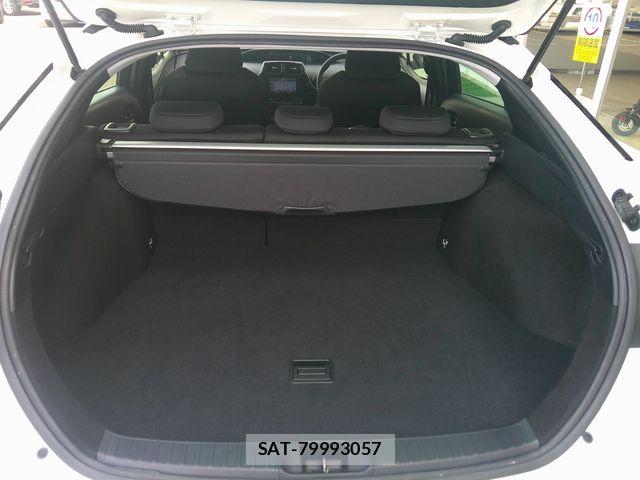 Toyota PRIUS 2019-07 8563270-25