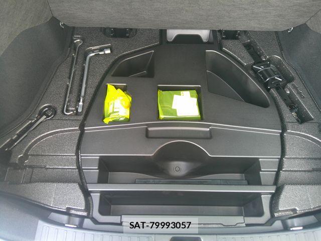 Toyota PRIUS 2019-07 8563270-27