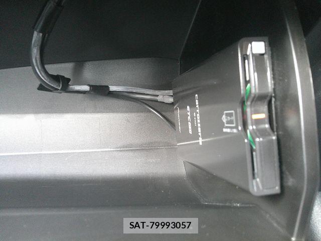 Toyota PRIUS 2019-07 8563270-6