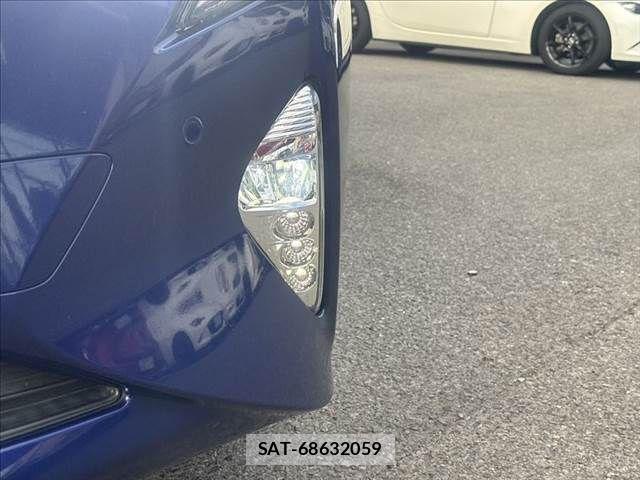 Toyota PRIUS 2017-12 8563272-10
