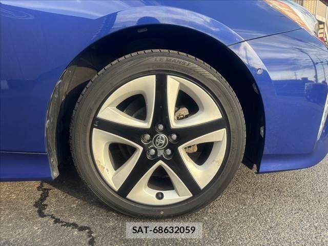 Toyota PRIUS 2017-12 8563272-11