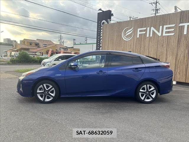 Toyota PRIUS 2017-12 8563272-19