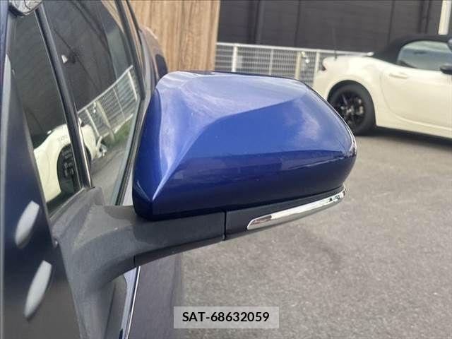 Toyota PRIUS 2017-12 8563272-24