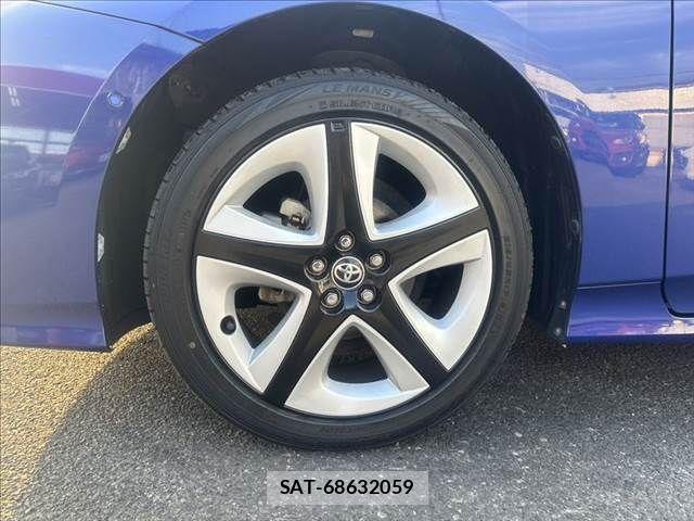 Toyota PRIUS 2017-12 8563272-27