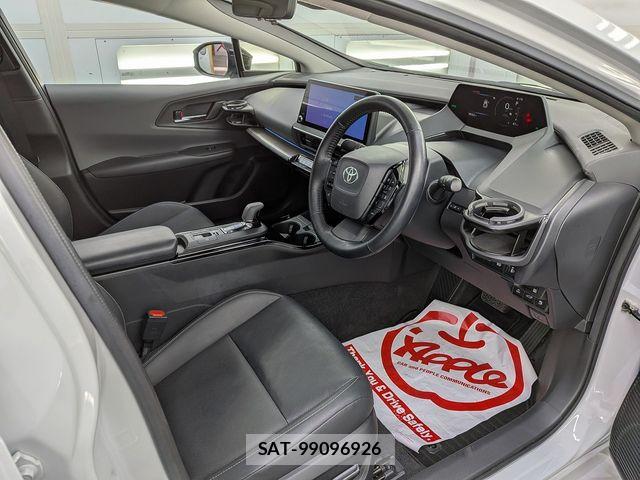 Toyota PRIUS 2023-04 8628492-16