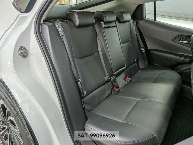 Toyota PRIUS 2023-04 8628492-19