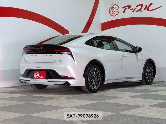 Toyota PRIUS 2023-04 8628492-27