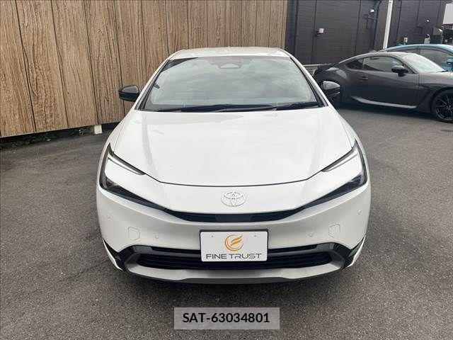Toyota PRIUS 2023-11 8666762-10