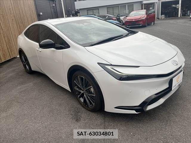 Toyota PRIUS 2023-11 8666762-11