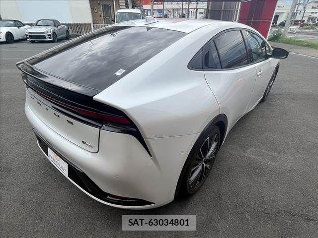Toyota PRIUS 2023-11 8666762-13
