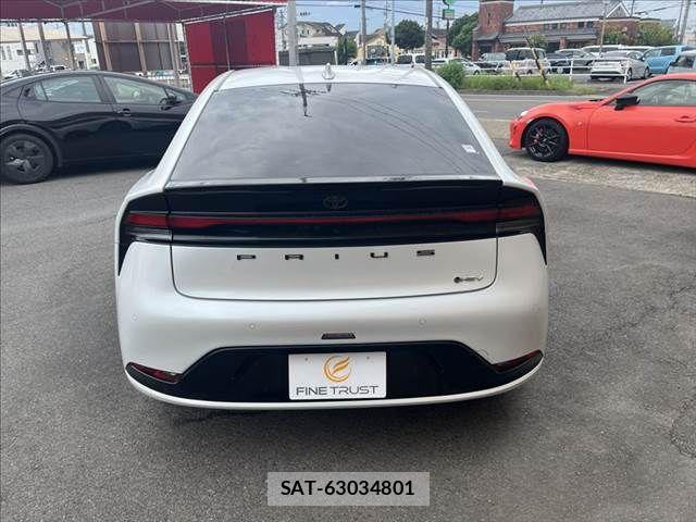Toyota PRIUS 2023-11 8666762-14