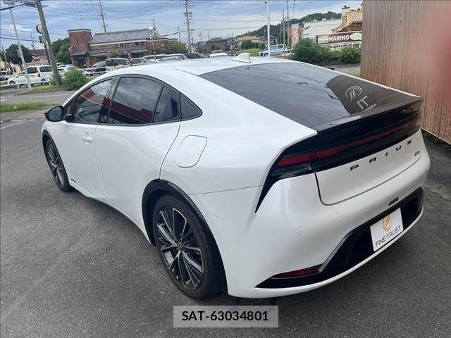 Toyota PRIUS 2023-11 8666762-15