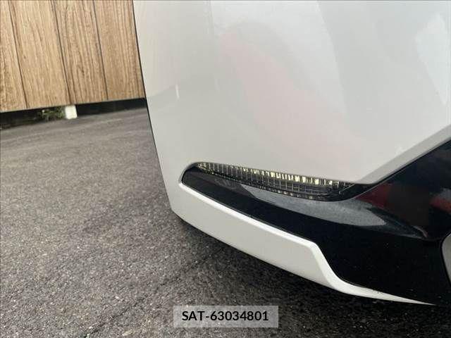 Toyota PRIUS 2023-11 8666762-27