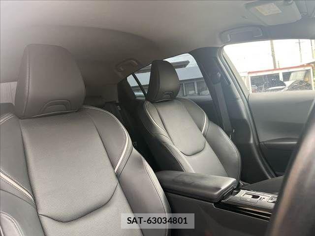 Toyota PRIUS 2023-11 8666762-3