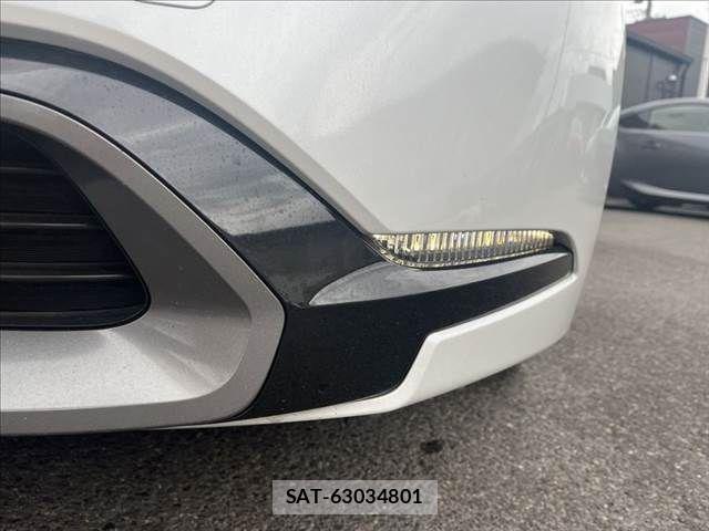 Toyota PRIUS 2023-11 8666762-8