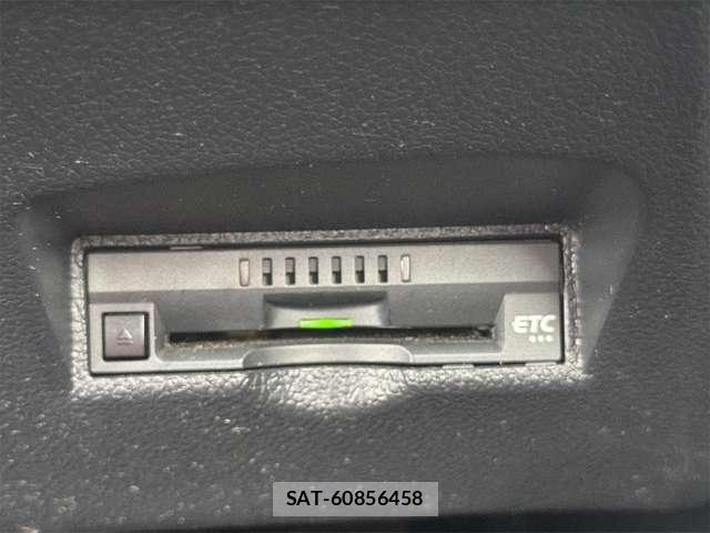 Toyota PRIUS 2017-07 8661111-10