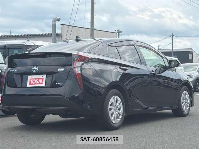Toyota PRIUS 2017-07 8661111-20
