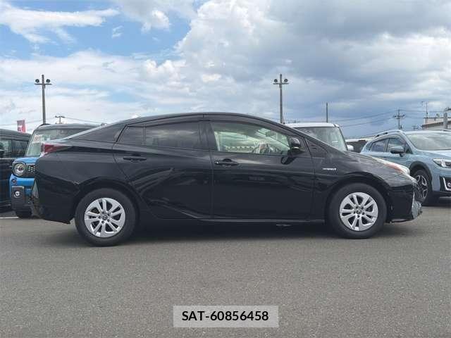 Toyota PRIUS 2017-07 8661111-25