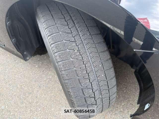 Toyota PRIUS 2017-07 8661111-26