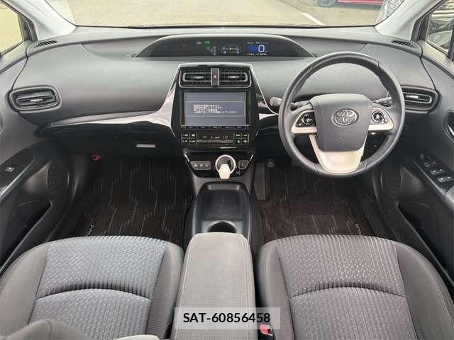 Toyota PRIUS 2017-07 8661111-4