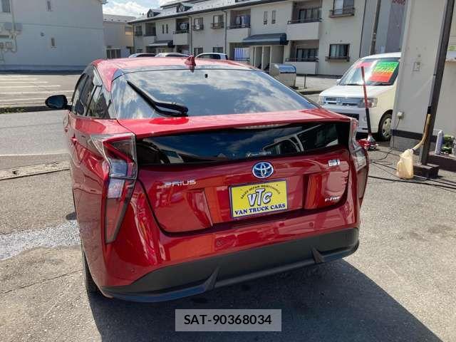 Toyota PRIUS 2016-12 8661112-10
