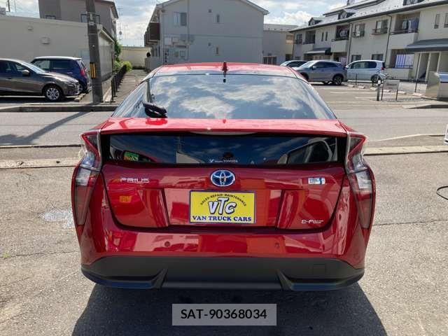 Toyota PRIUS 2016-12 8661112-11