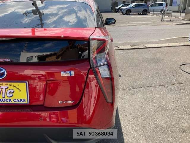 Toyota PRIUS 2016-12 8661112-12