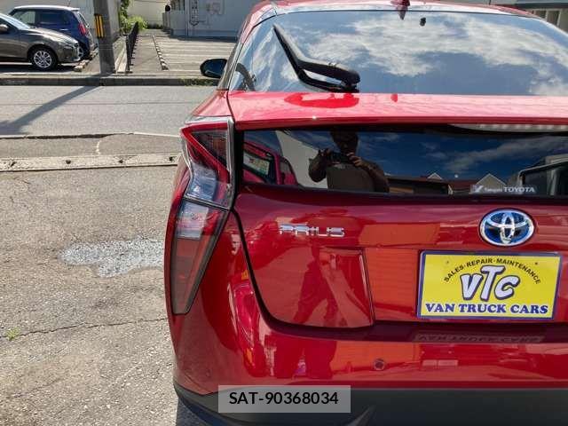Toyota PRIUS 2016-12 8661112-13