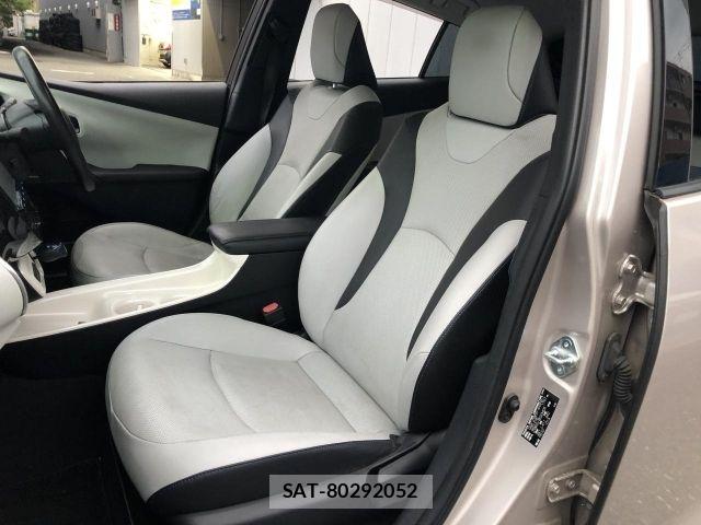 Toyota PRIUS 2016-05 8666763-10