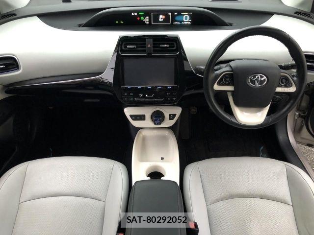 Toyota PRIUS 2016-05 8666763-1