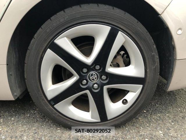 Toyota PRIUS 2016-05 8666763-20